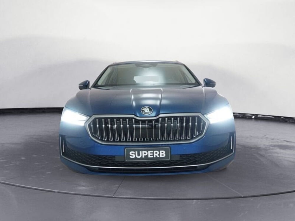 Skoda Superb Station Wagon nuova a Torino (3)