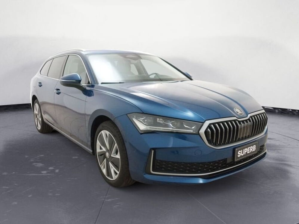 Skoda Superb Station Wagon nuova a Torino (5)