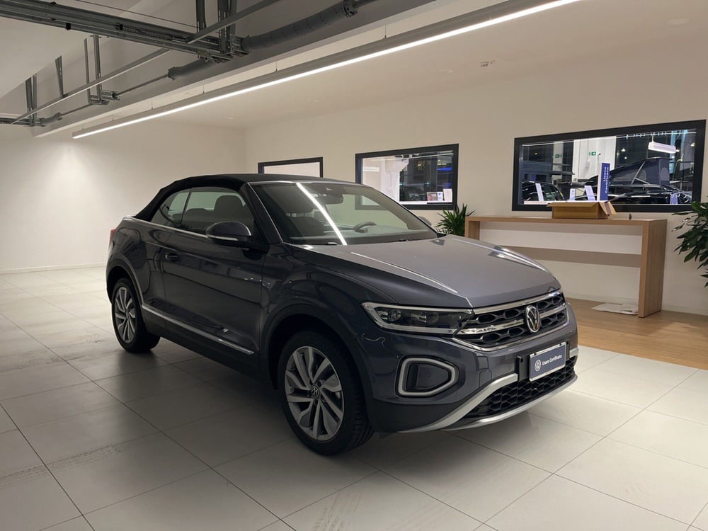 Volkswagen T-Roc nuova a Salerno (4)