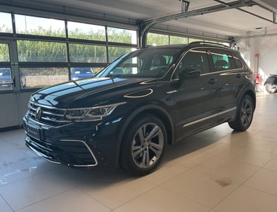 Volkswagen Tiguan 1.5 TSI 150 CV DSG ACT R-Line del 2021 usata a Salerno