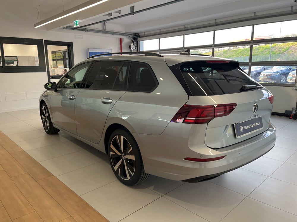 Volkswagen Golf Variant nuova a Salerno (6)