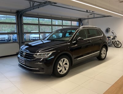 Volkswagen Tiguan 2.0 TDI 150 CV SCR DSG Life del 2021 usata a Salerno