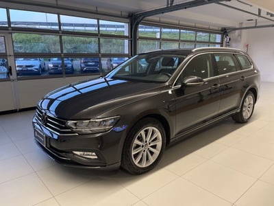 Volkswagen Passat 2.0 tdi scr Business 150cv dsg del 2023 usata a Salerno