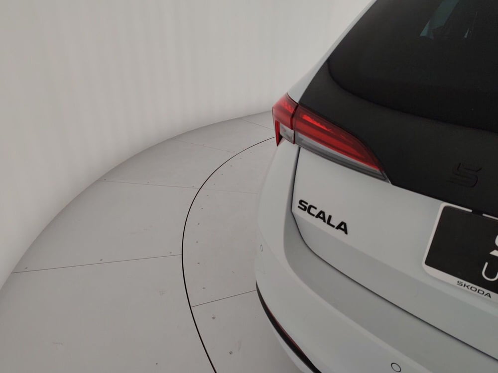 Skoda Scala nuova a Massa-Carrara (13)