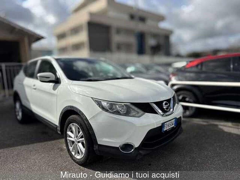 Nissan Qashqai usata a Roma