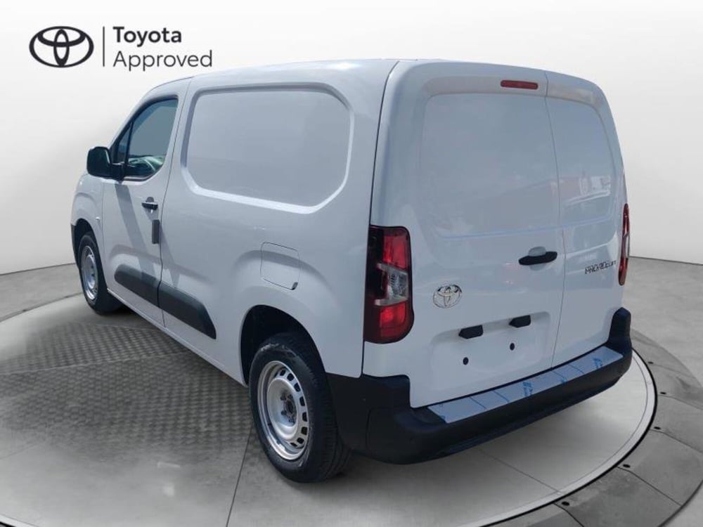 Toyota Proace City nuova a Arezzo (11)