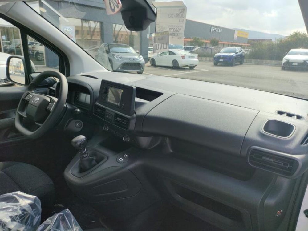 Toyota Proace City nuova a Arezzo (5)