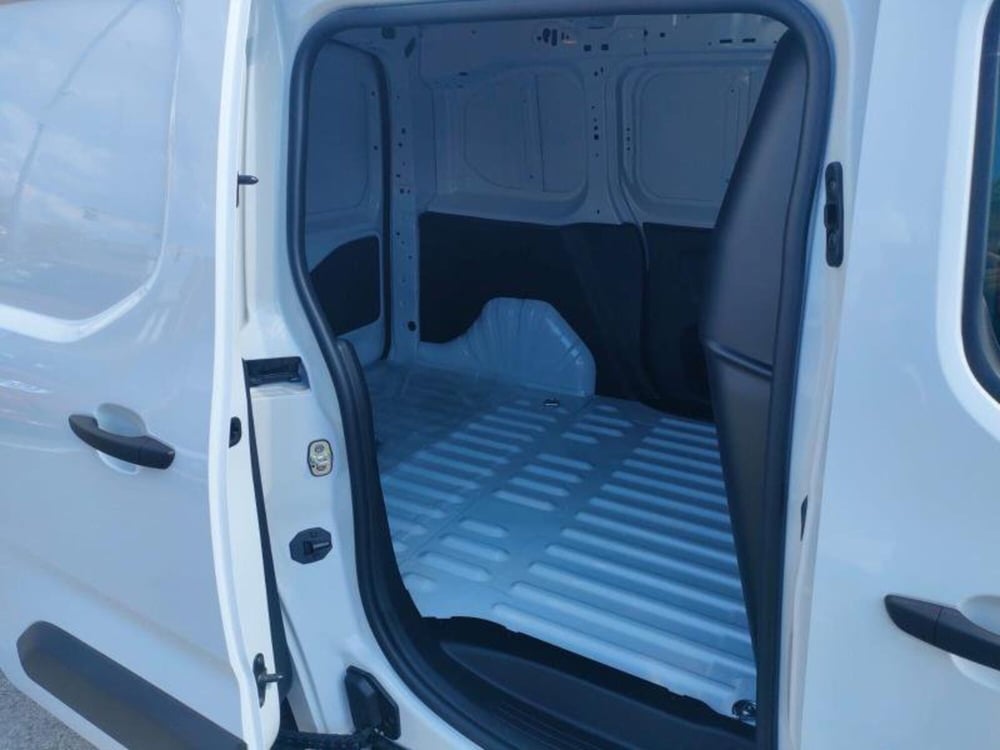 Toyota Proace City nuova a Arezzo (7)