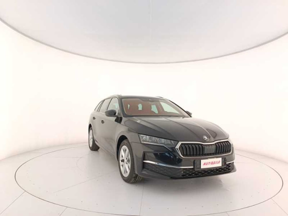 Skoda Octavia Station Wagon nuova a Treviso (3)