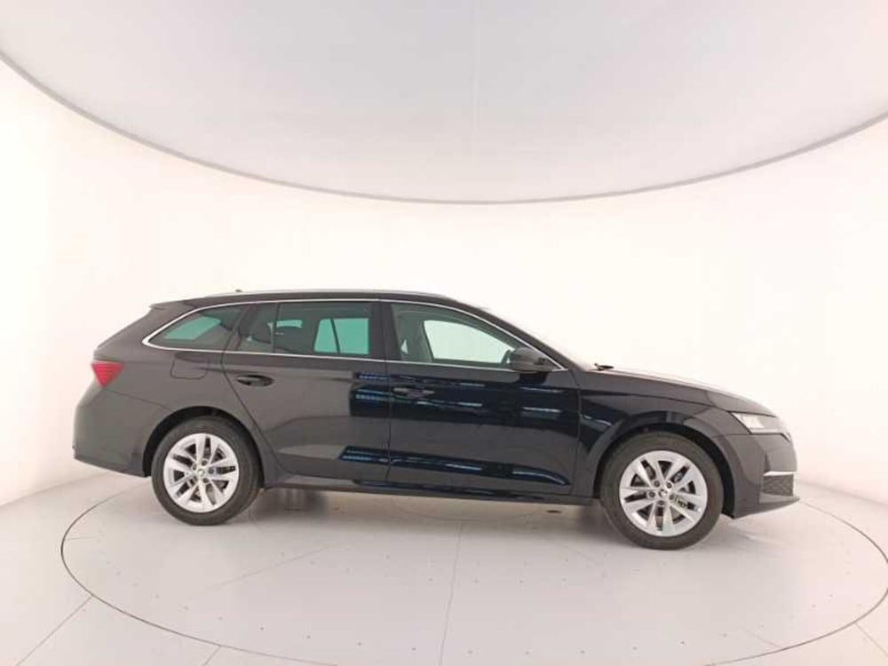 Skoda Octavia Station Wagon nuova a Treviso (7)