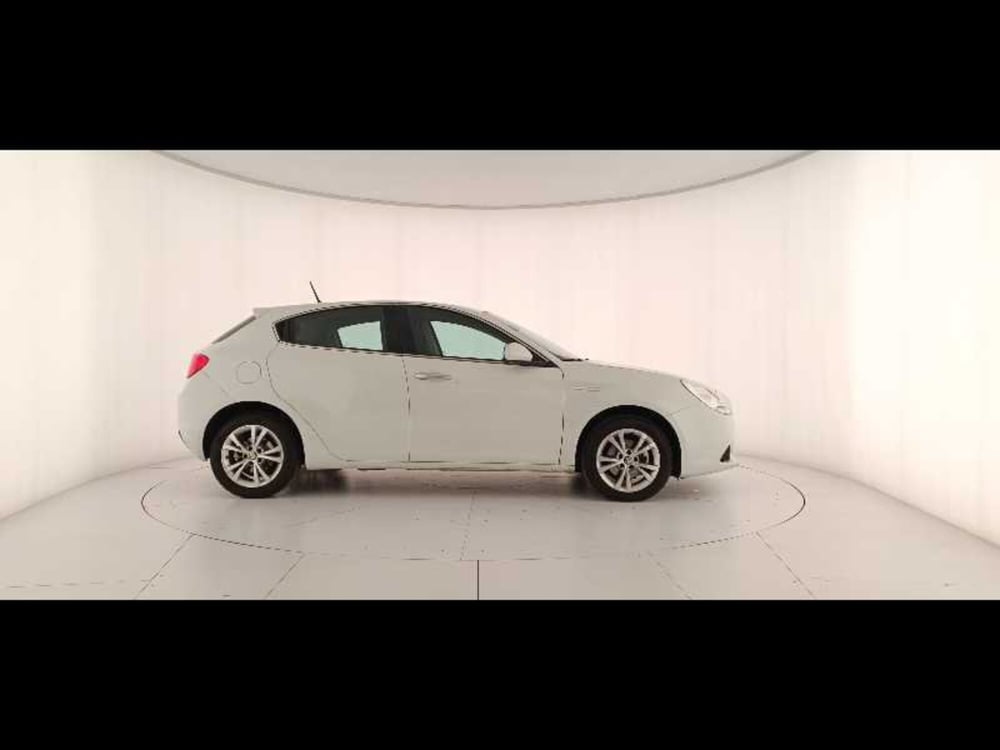 Alfa Romeo Giulietta usata a Treviso (7)