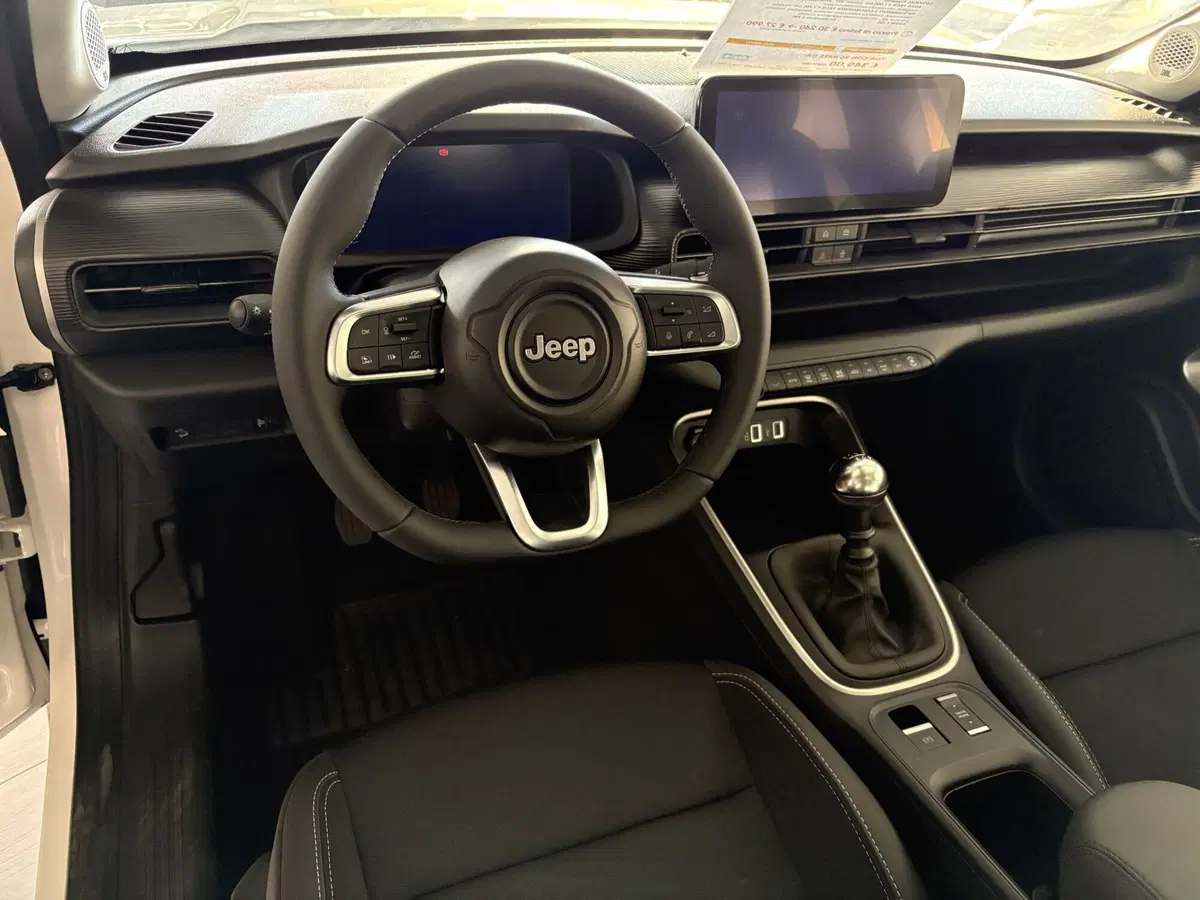 Jeep Avenger nuova a Rimini (4)