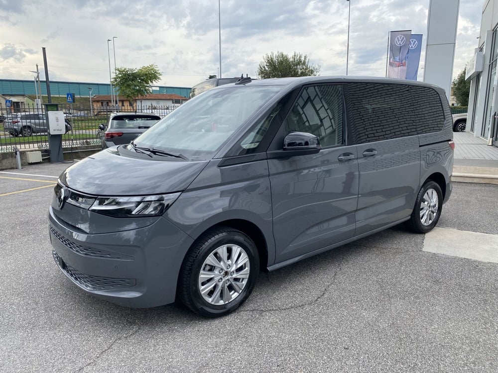 Volkswagen Multivan nuova a Brescia (7)