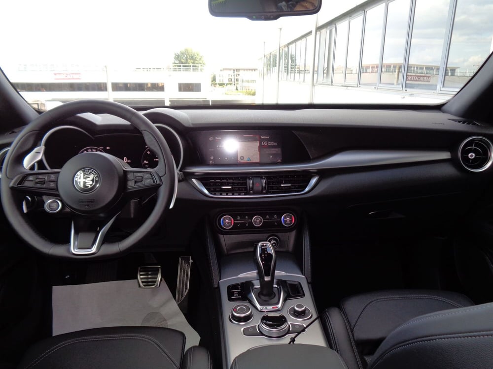 Alfa Romeo Stelvio nuova a Treviso (15)