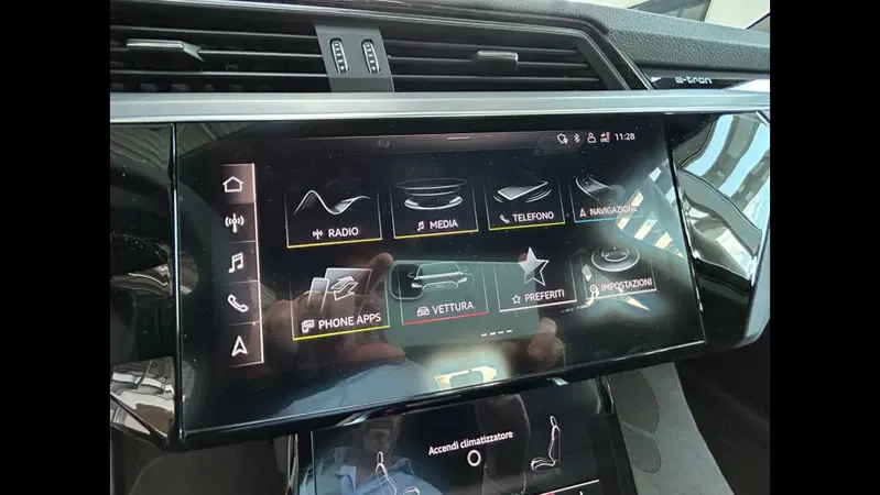 Audi Q8 Sportback nuova a Palermo (6)