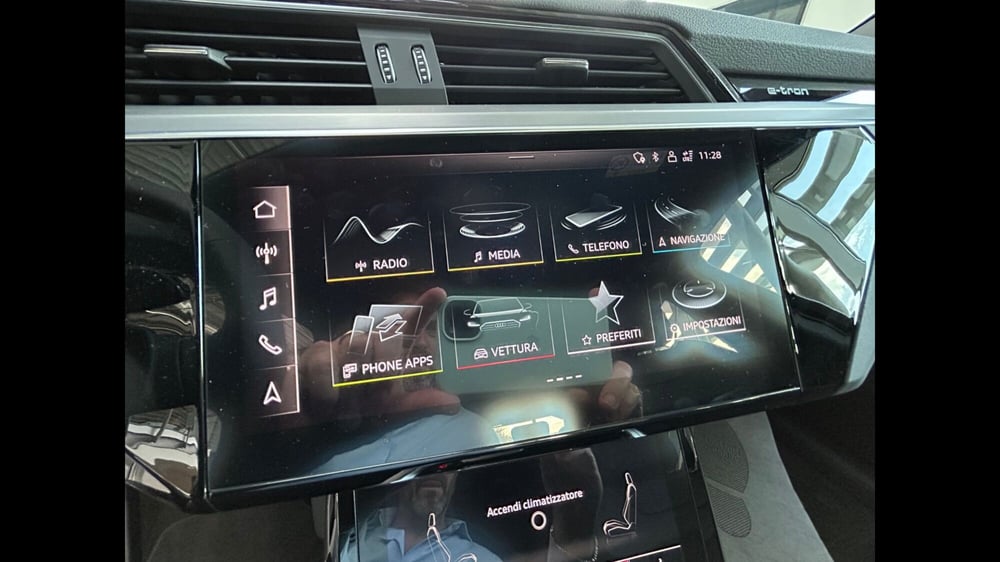 Audi Q8 Sportback nuova a Palermo (6)