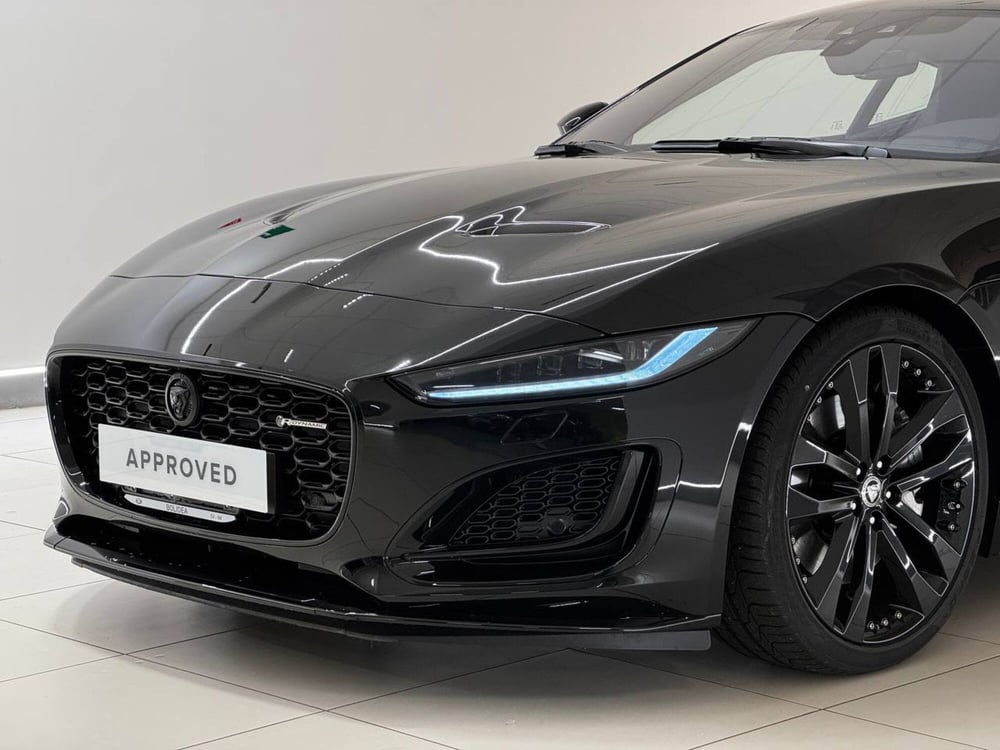 Jaguar F-Type Coupé nuova a Savona (11)