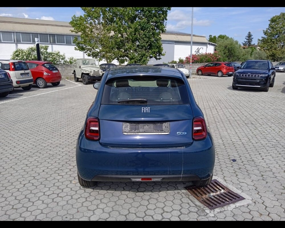 Fiat 500e nuova a Lucca (6)