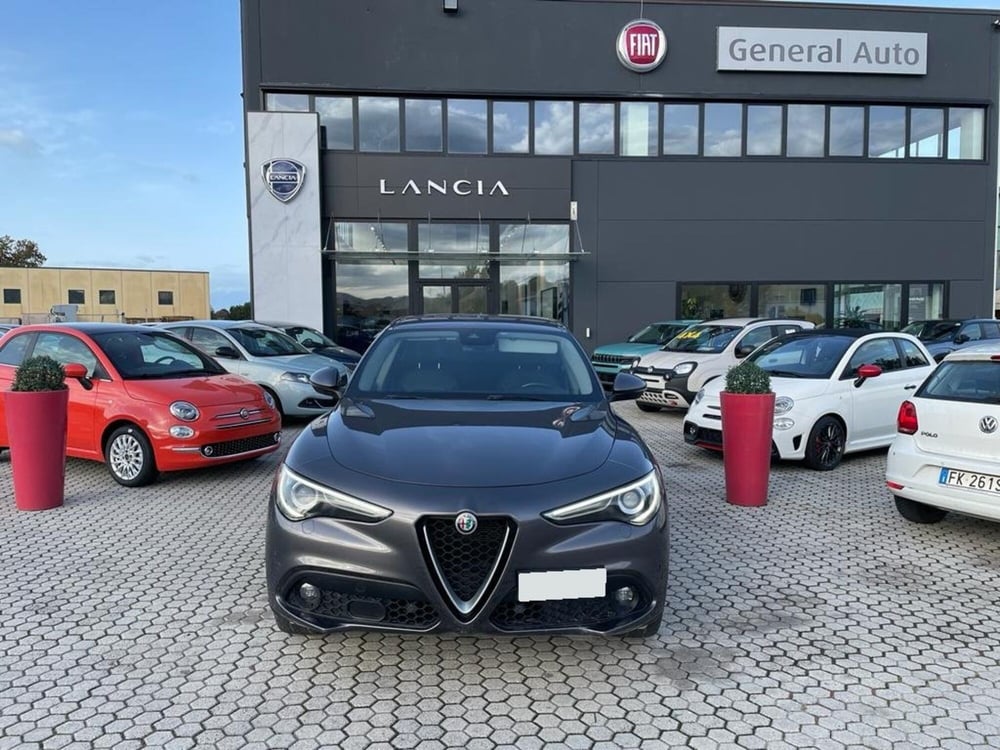 Alfa Romeo Stelvio usata a Lucca (2)