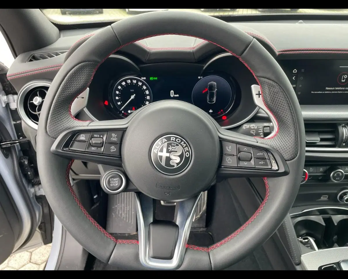 Alfa Romeo Stelvio usata a Lucca (12)