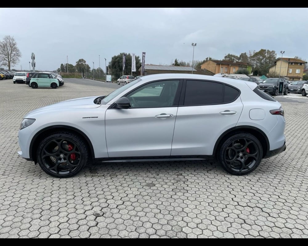 Alfa Romeo Stelvio usata a Lucca (2)