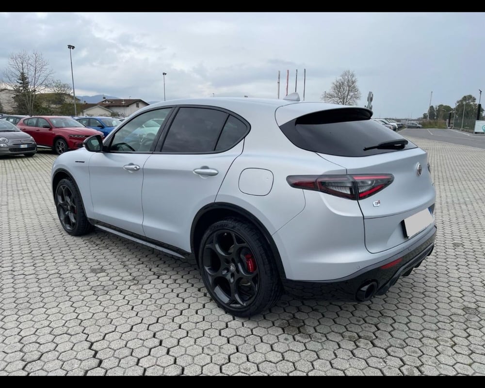 Alfa Romeo Stelvio usata a Lucca (3)