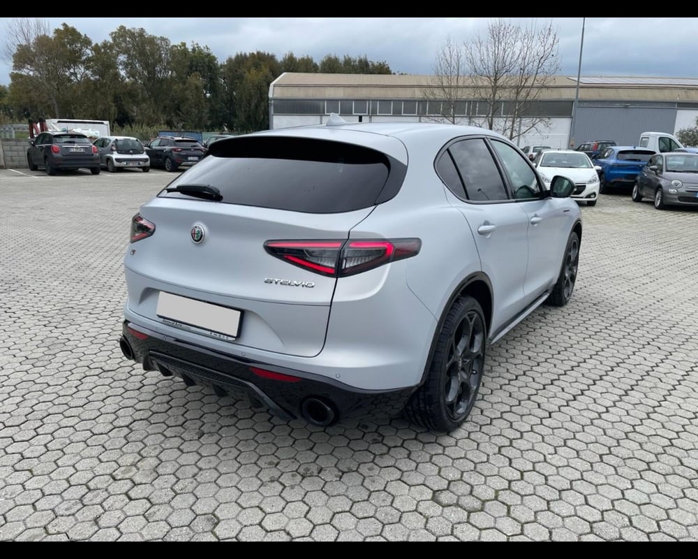 Alfa Romeo Stelvio usata a Lucca (5)