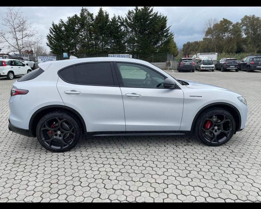 Alfa Romeo Stelvio usata a Lucca (6)