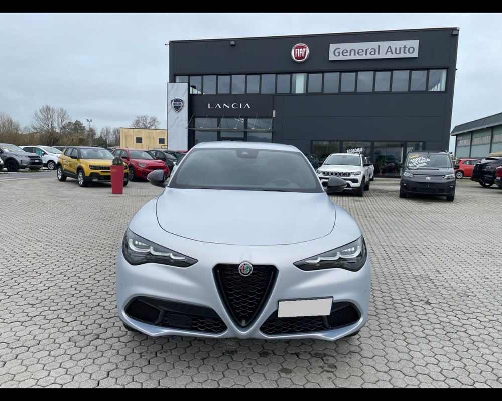 Alfa Romeo Stelvio usata a Lucca (8)