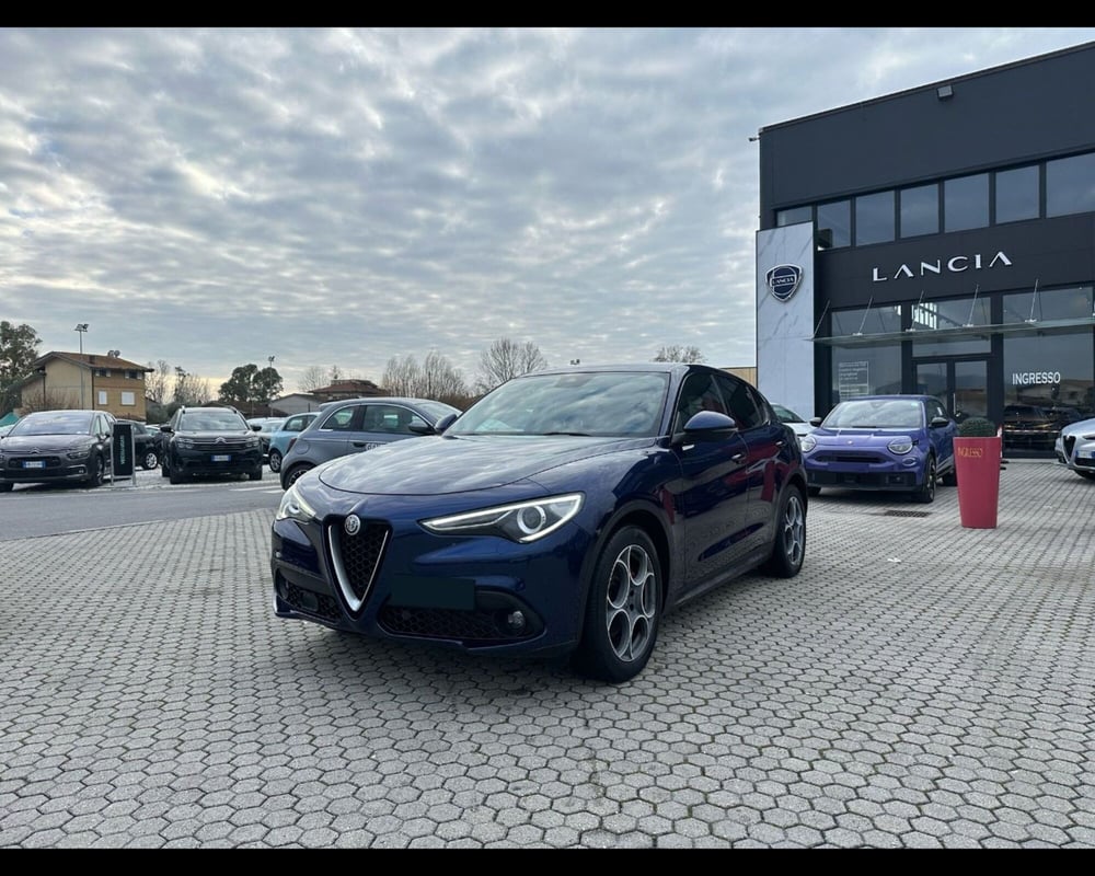 Alfa Romeo Stelvio usata a Lucca (3)