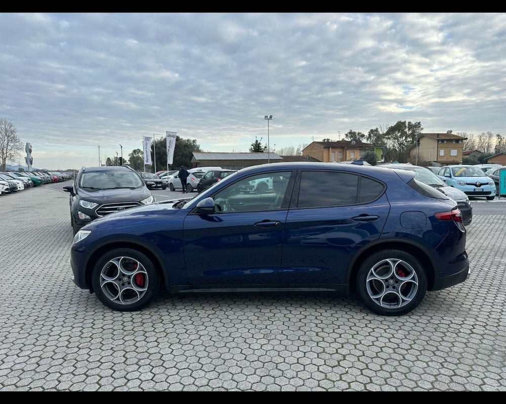 Alfa Romeo Stelvio usata a Lucca (4)