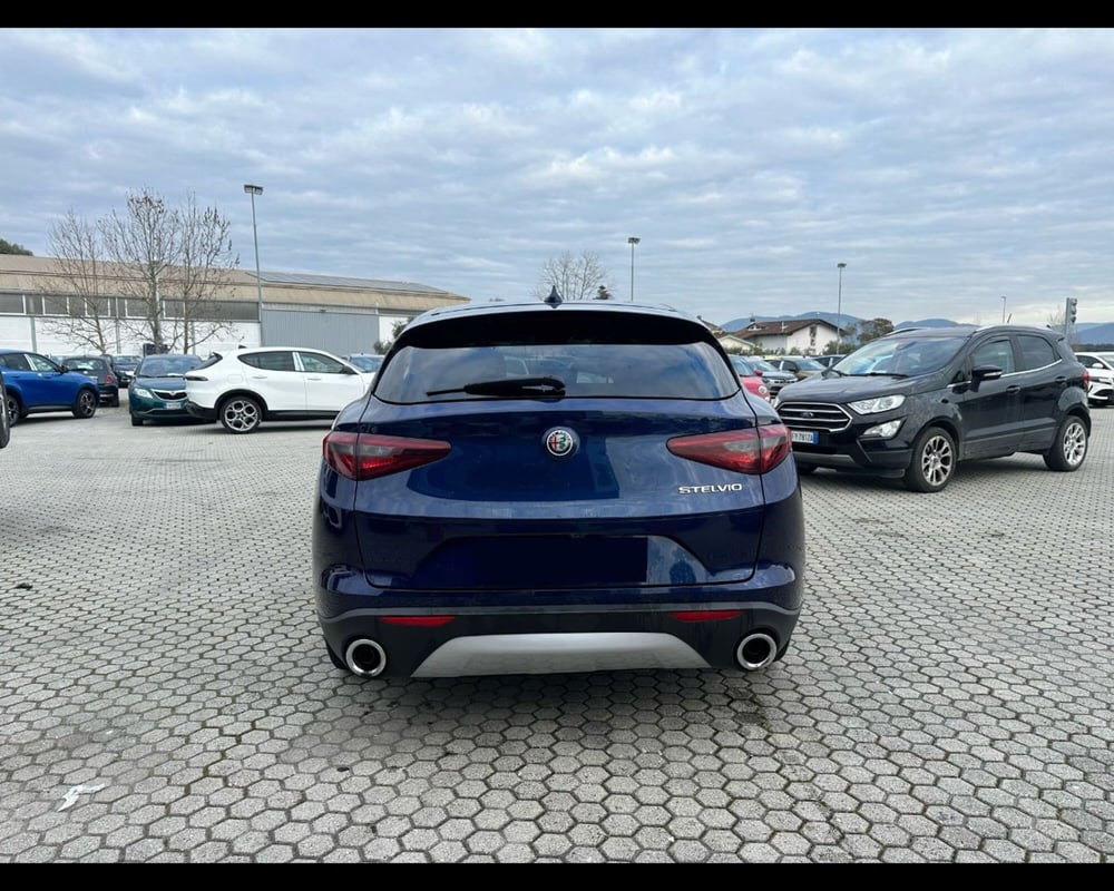 Alfa Romeo Stelvio usata a Lucca (6)