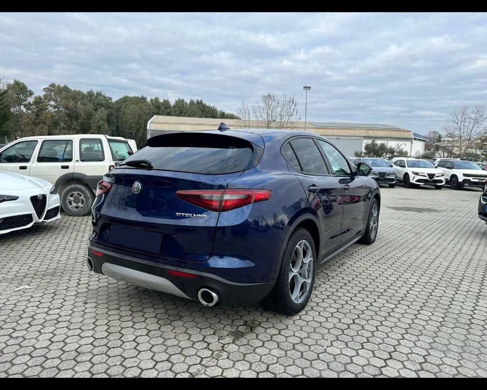 Alfa Romeo Stelvio usata a Lucca (8)