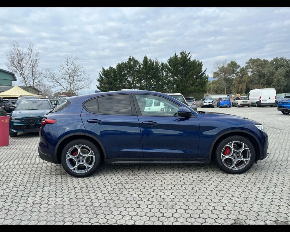 Alfa Romeo Stelvio usata a Lucca (9)