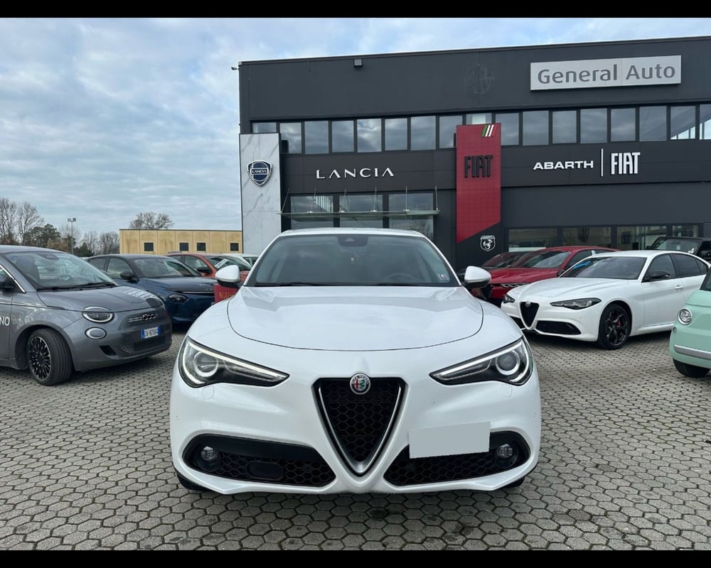 Alfa Romeo Stelvio usata a Lucca (2)