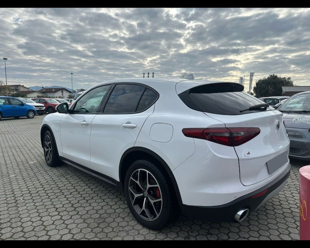 Alfa Romeo Stelvio usata a Lucca (5)