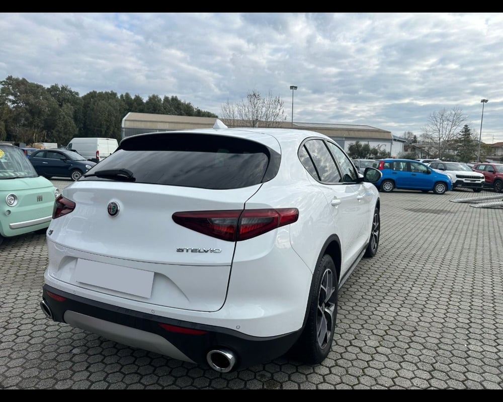 Alfa Romeo Stelvio usata a Lucca (8)