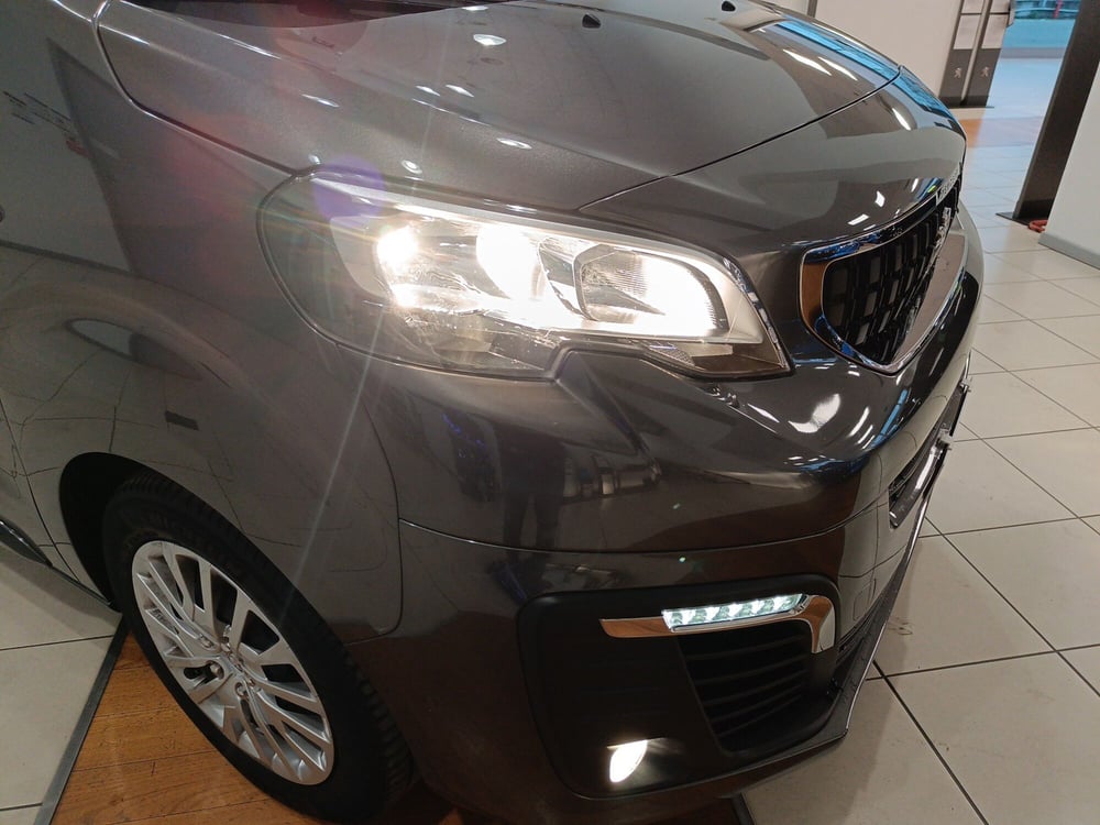 Peugeot e-Traveller usata a Cremona (9)