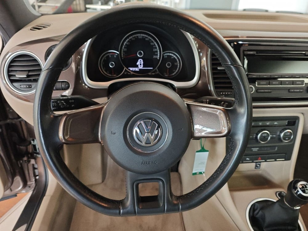 Volkswagen Maggiolino Cabrio nuova a Parma (11)