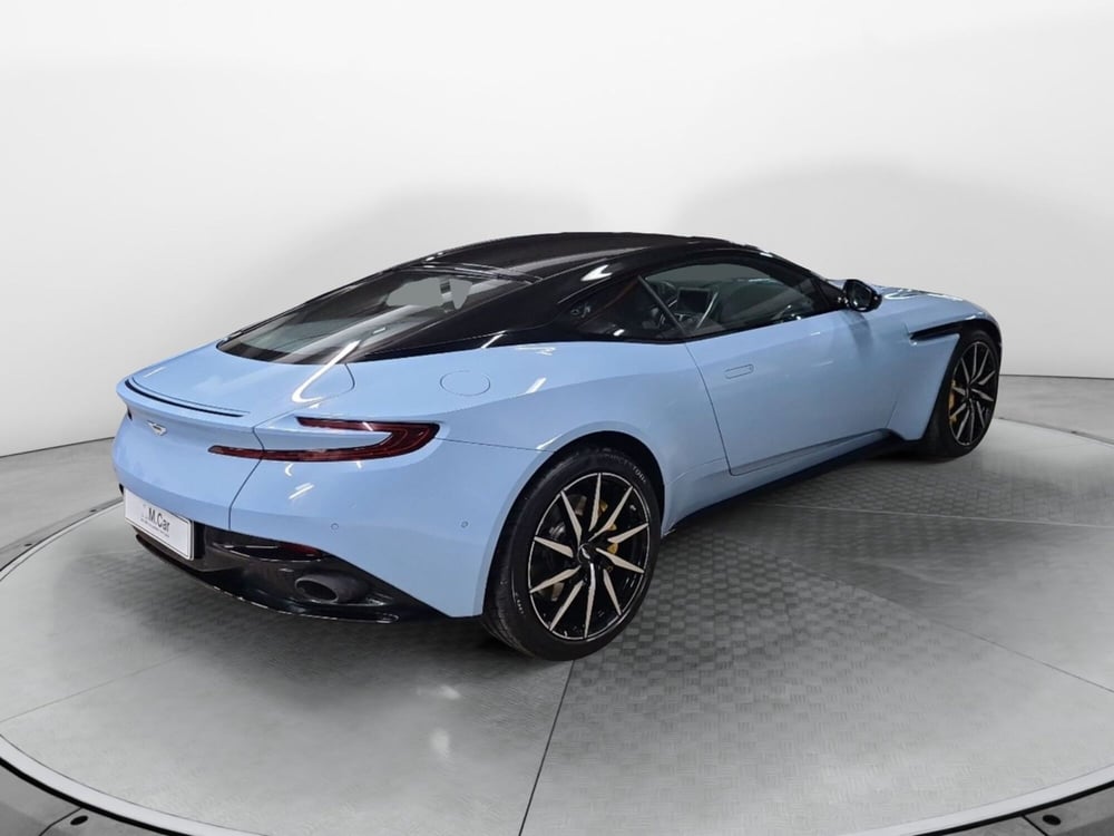 Aston Martin DB11 usata a Caserta (5)