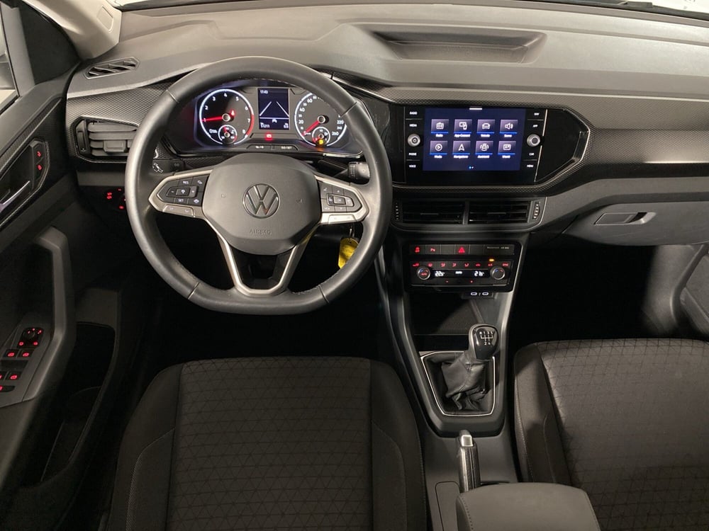 Volkswagen T-Cross usata a Varese (18)