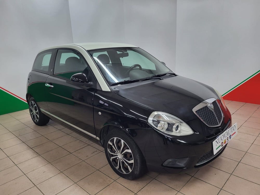 Lancia Ypsilon usata a Arezzo (2)