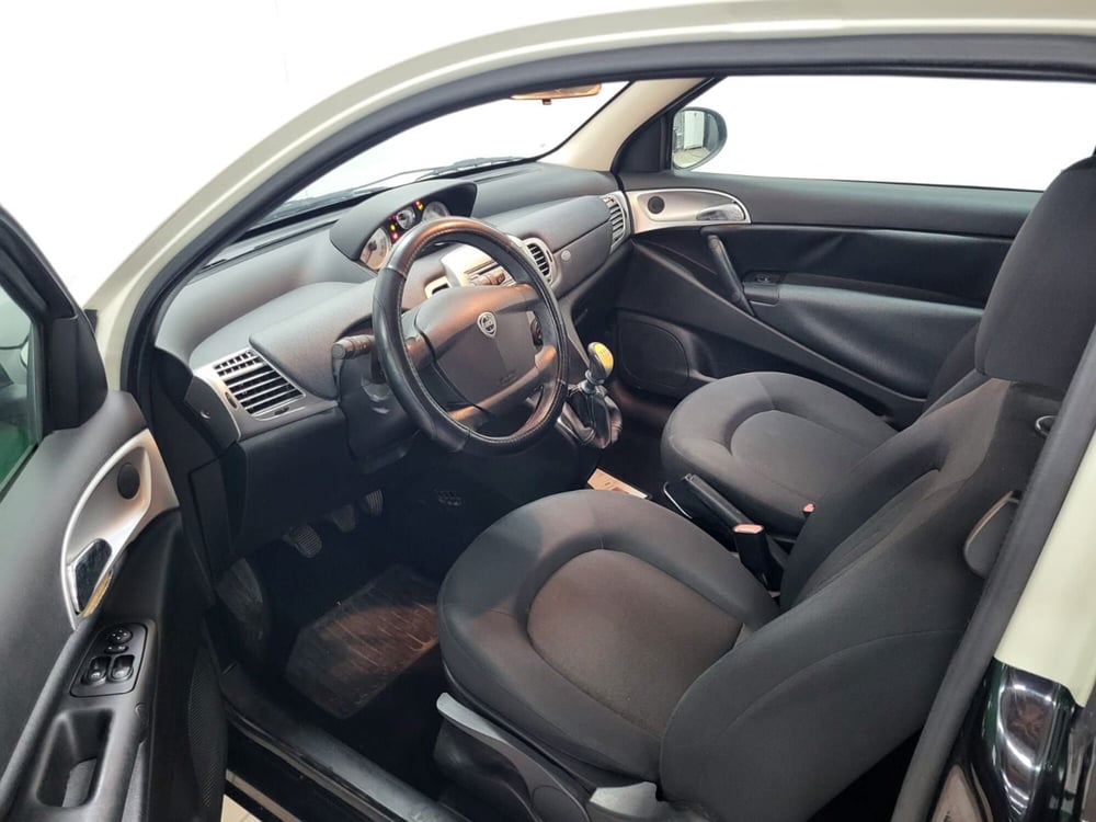 Lancia Ypsilon usata a Arezzo (6)