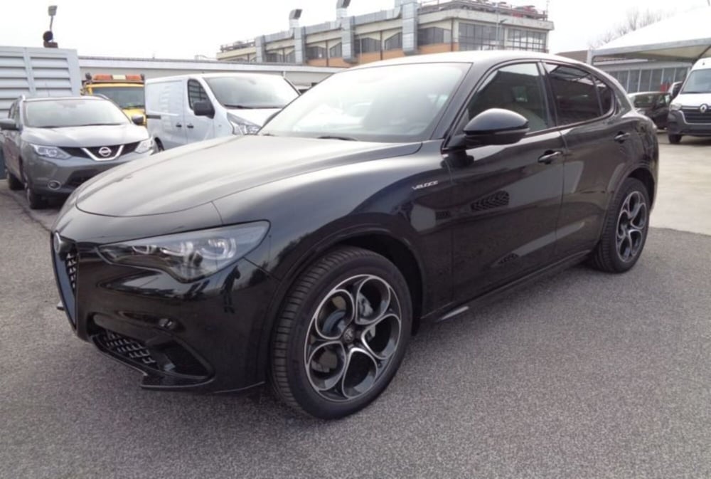 Alfa Romeo Stelvio nuova a L'Aquila