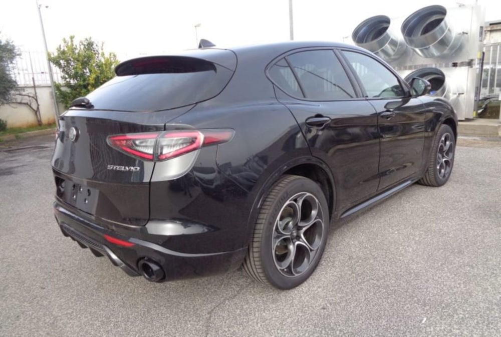 Alfa Romeo Stelvio nuova a L'Aquila (3)