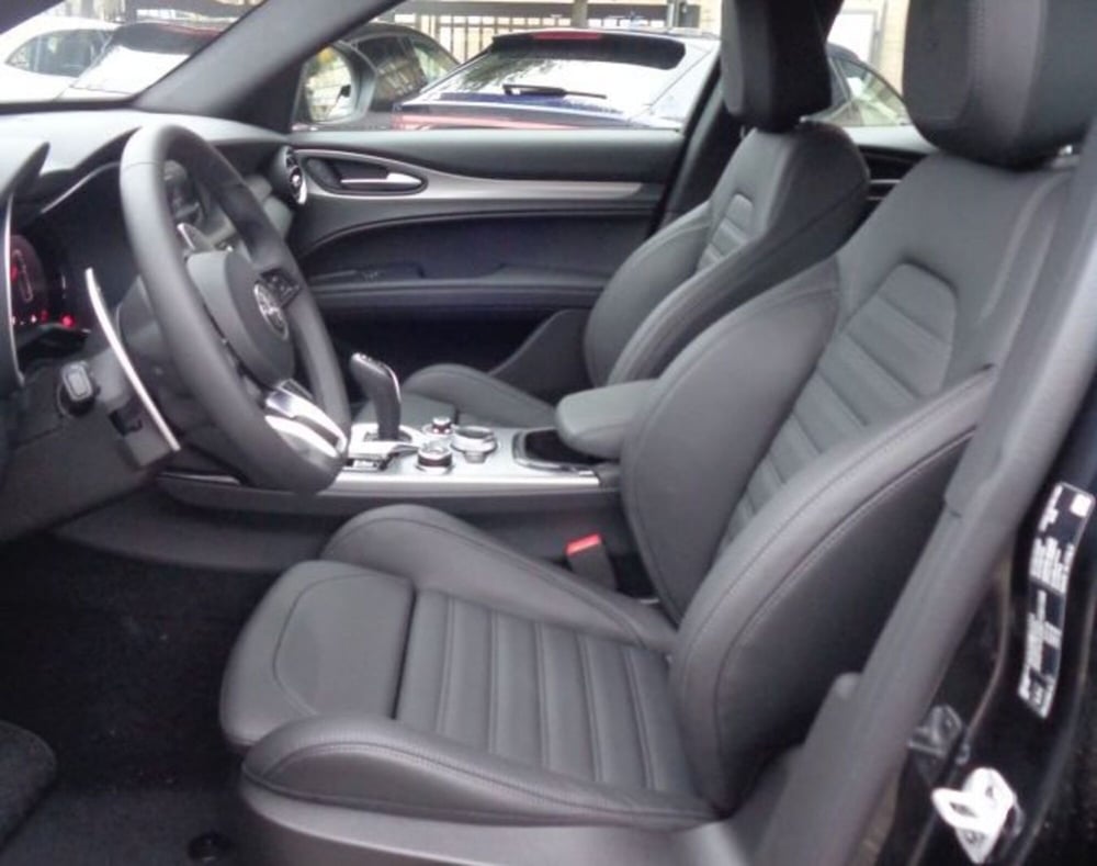 Alfa Romeo Stelvio nuova a L'Aquila (4)