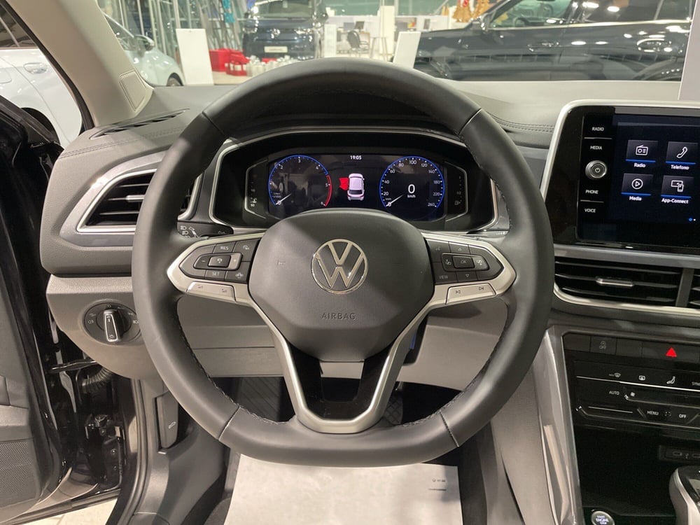 Volkswagen T-Roc nuova a Varese (14)