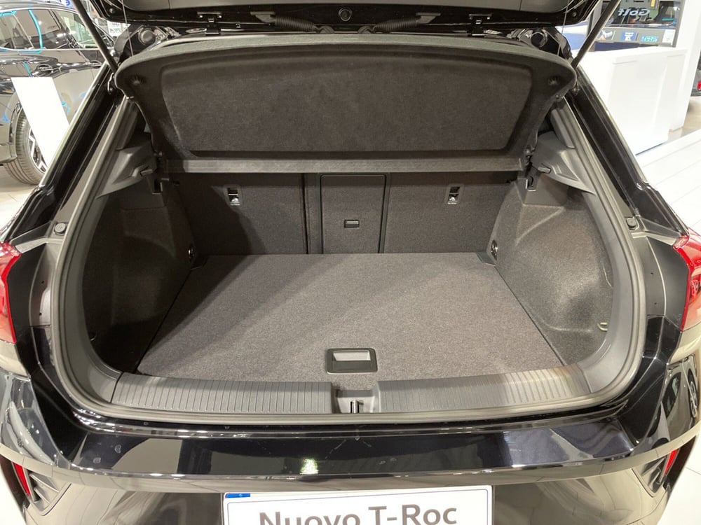 Volkswagen T-Roc nuova a Varese (7)