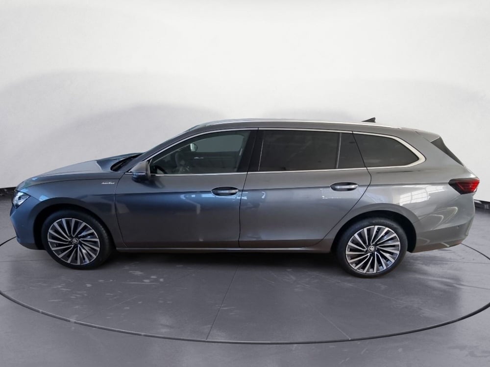 Skoda Superb Station Wagon nuova a Potenza (4)