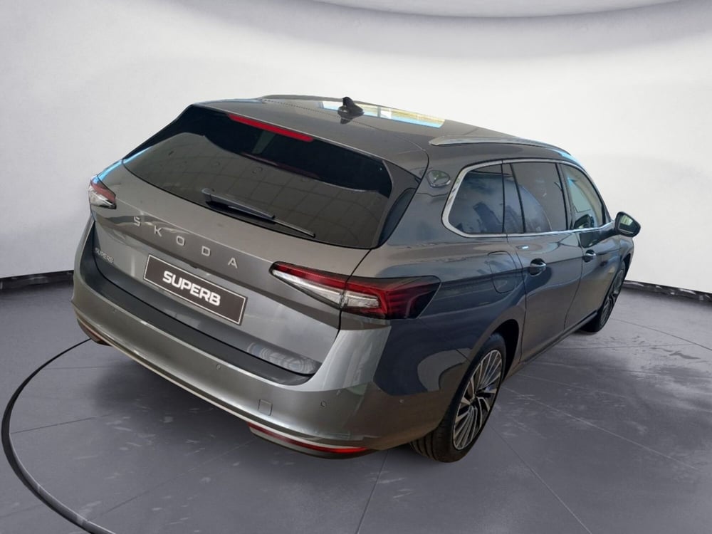 Skoda Superb Station Wagon nuova a Potenza (5)